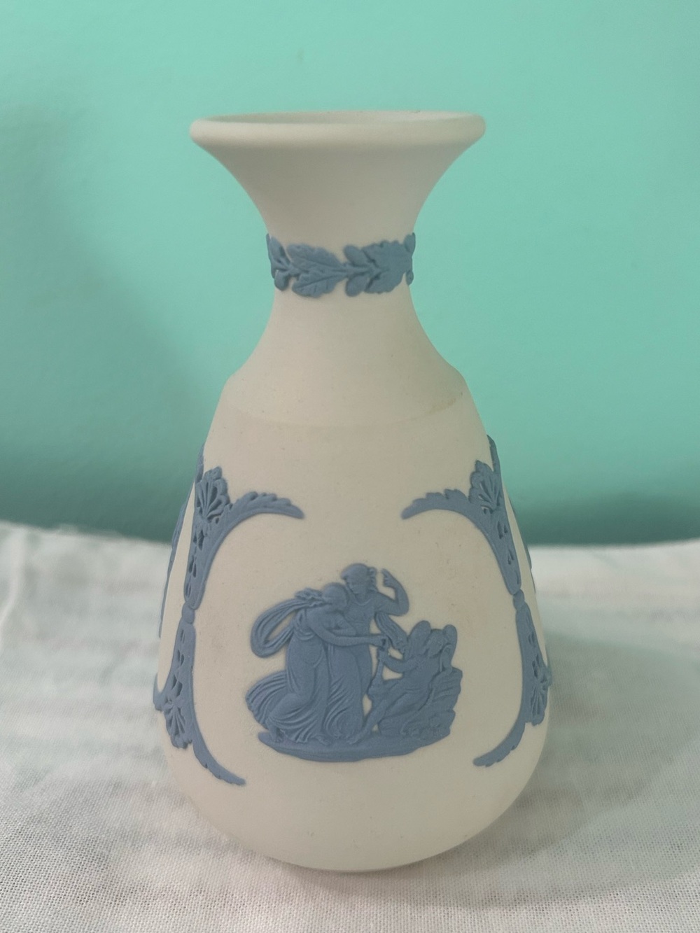 Vintage Wedgwood Jasperware Blue On Cream Bud Vase ~5”